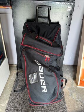 Bauer Ice Hockey Rolling Storage Equipment Gear Bag With Wheels Used Pre Owned B